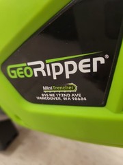 MiniTrencher GeoRipper Trencher 2-Stroke Engine 16-In. [400mm] Max. Depth