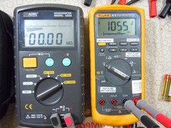 AEMC MODEL 1026 MEGOHMETER WITH ACCESSORIES + CASE-0208294.