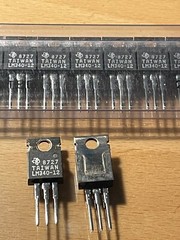 LM340-12 – VOLTAGE REGULATOR, LINEAR 12 V 1.5 A, TO-220.