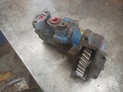 Ford Tractor Hydraulic Pump C5NN905B (Used) 2000 3000 4000