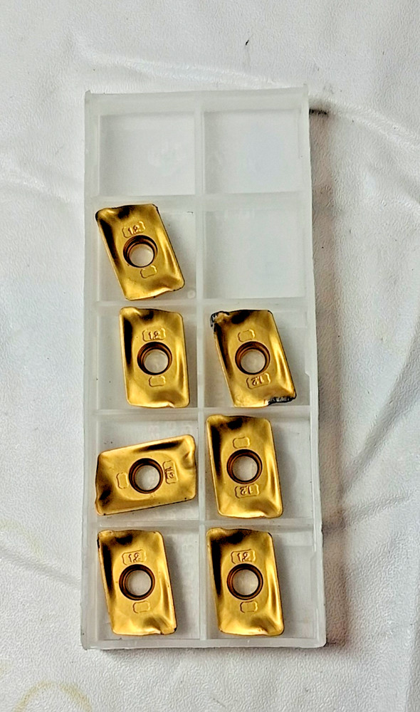 Sandvik Coromant Carbide Milling Inserts R390-18 06 12M-MM 2040 Qty 7 5746052