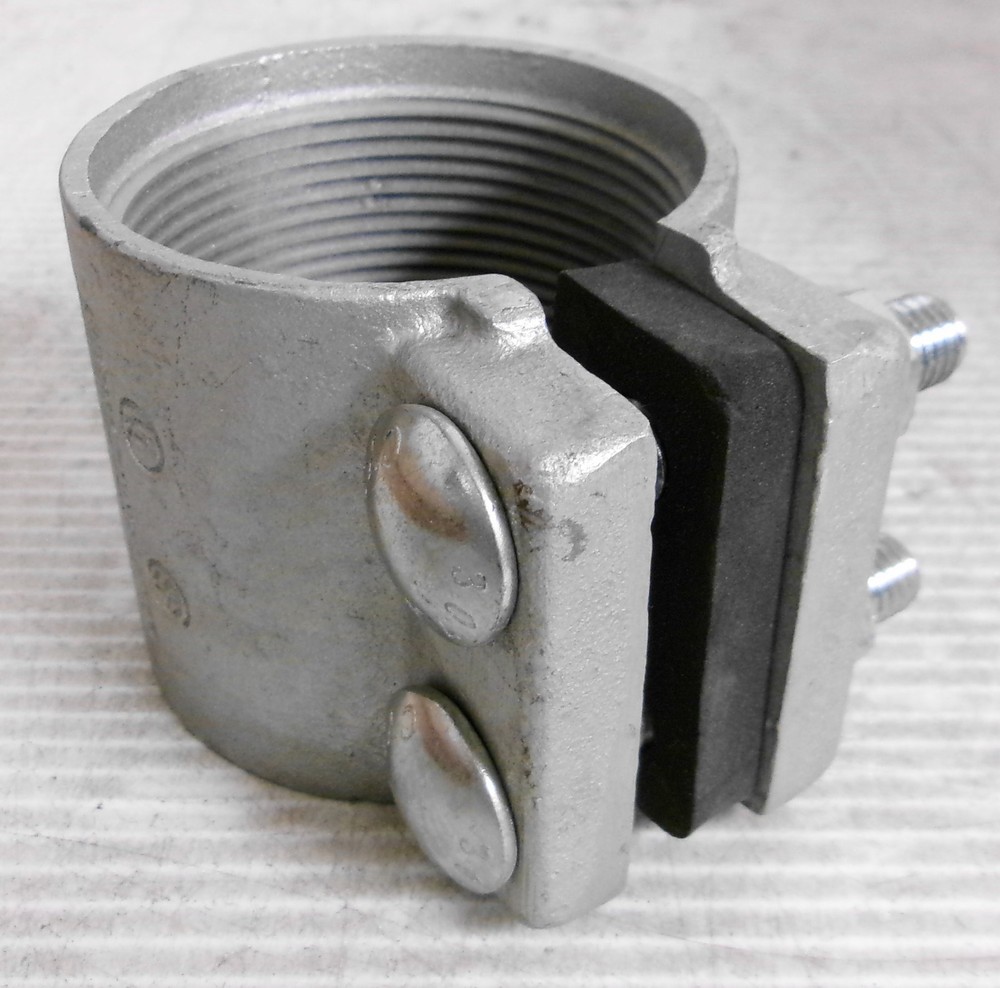 Crouse Hinds TCC7 Split Conduit Coupling 2-1/4″