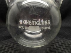 Chemglass Glass 1000mL Vertical 3-Neck 24/40 Round Bottom Flask, CG-1522-07 Chip