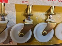 Vintage NOS Daisy Set Of 4 Nylon Bearing Stem Type Furniture Casters 2″ Wheels