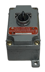 KILLARK XCS-0S3C4 / XCS0S3C4 HEAVY-DUTY CONTROL STATION HAND/OFF/AUTO 3POS USNP