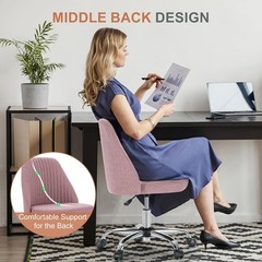 Compact Blush Task Chair – Rolling Armless Design for Students & Professionals