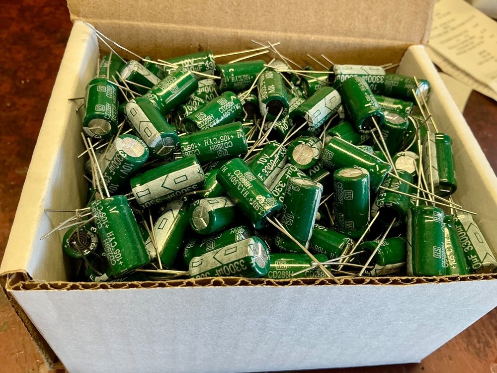 3300uF 10V (10x) Electrolytic Capacitors 10V 3300uF Volume 10x20mm – USA