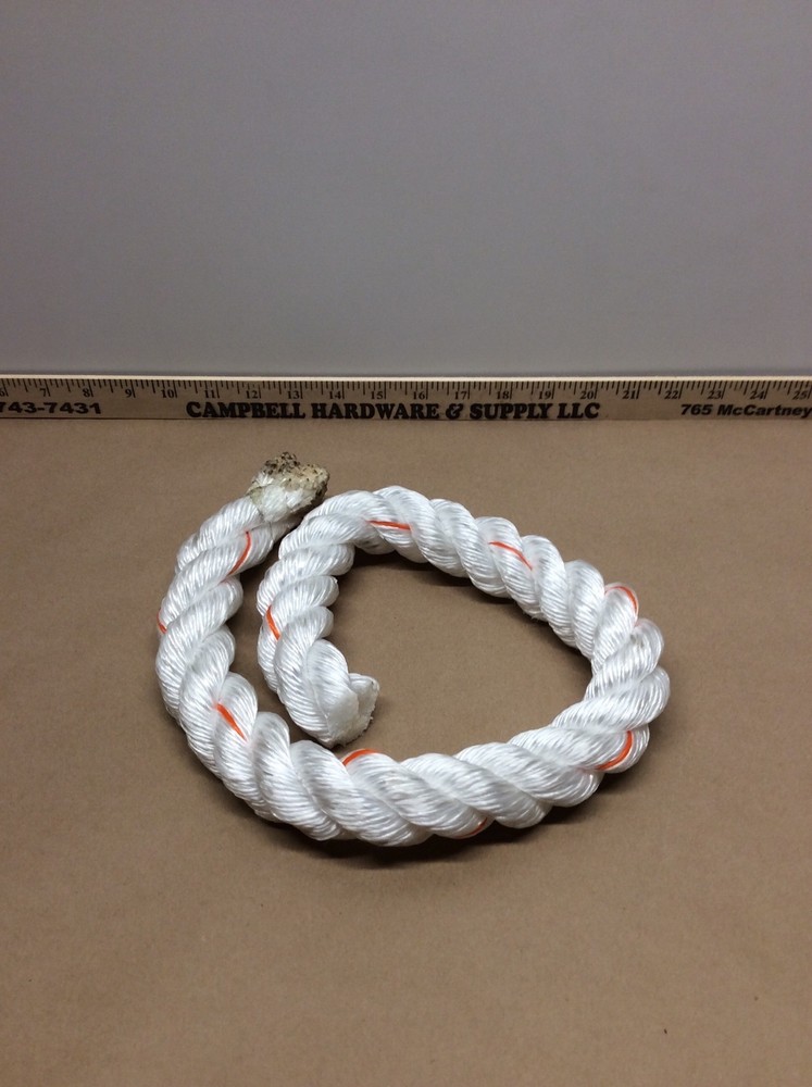 Rope 3 Strand Poly-Dacron 1 1/4″ Combination Rope – (Sold in 5′ Increments)
