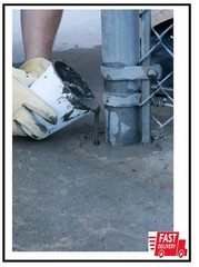 Quikrete 20 lb. Gray Anchoring Cement – Quick-setting cement sets in 10-30 minut