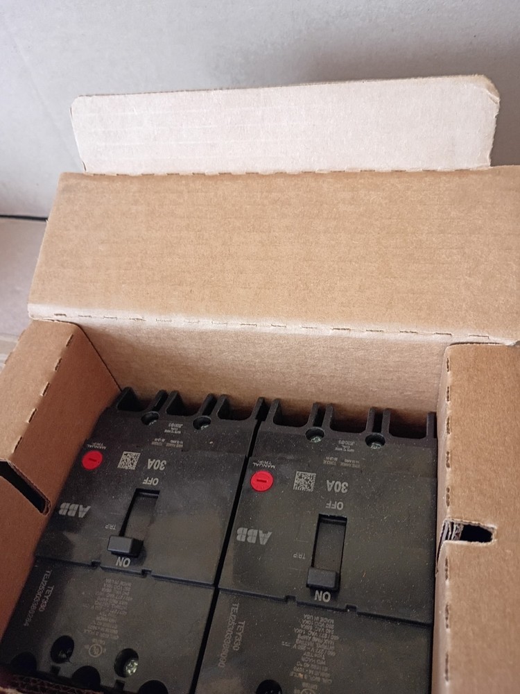 Molded Case Circuit Breaker