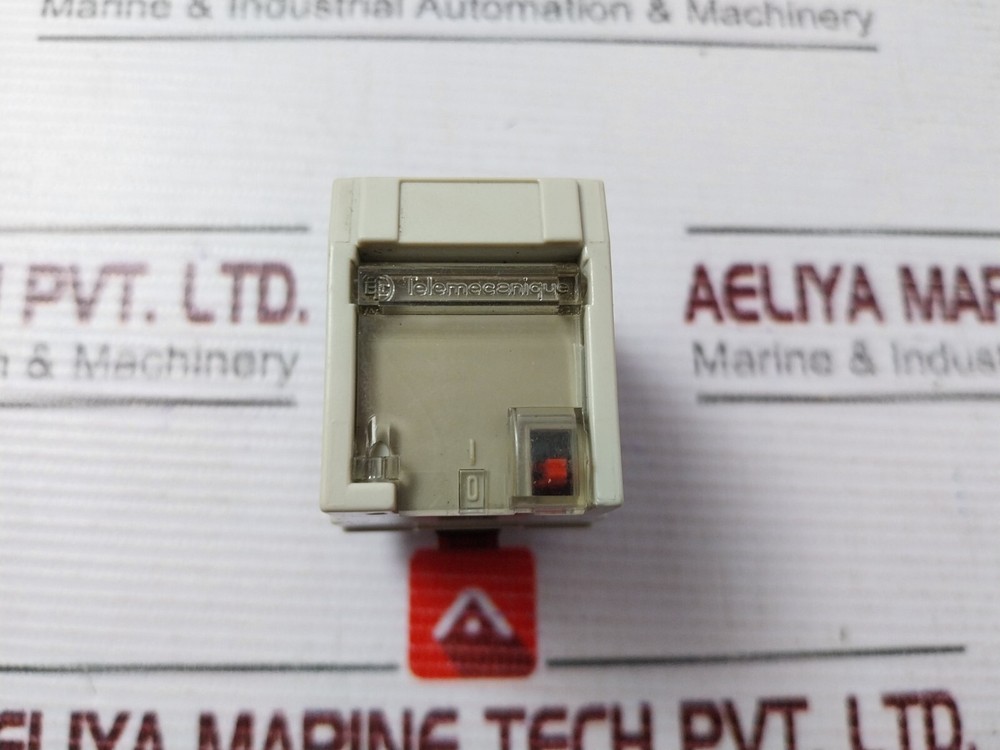 Telemecanique RHN412B Plug In Relay 5A 250V IEC 255-1
