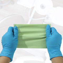 2000 Disposable Dental Bibs 3-Ply Waterproof Medical Tattoo Towel 13″x18″ GREEN