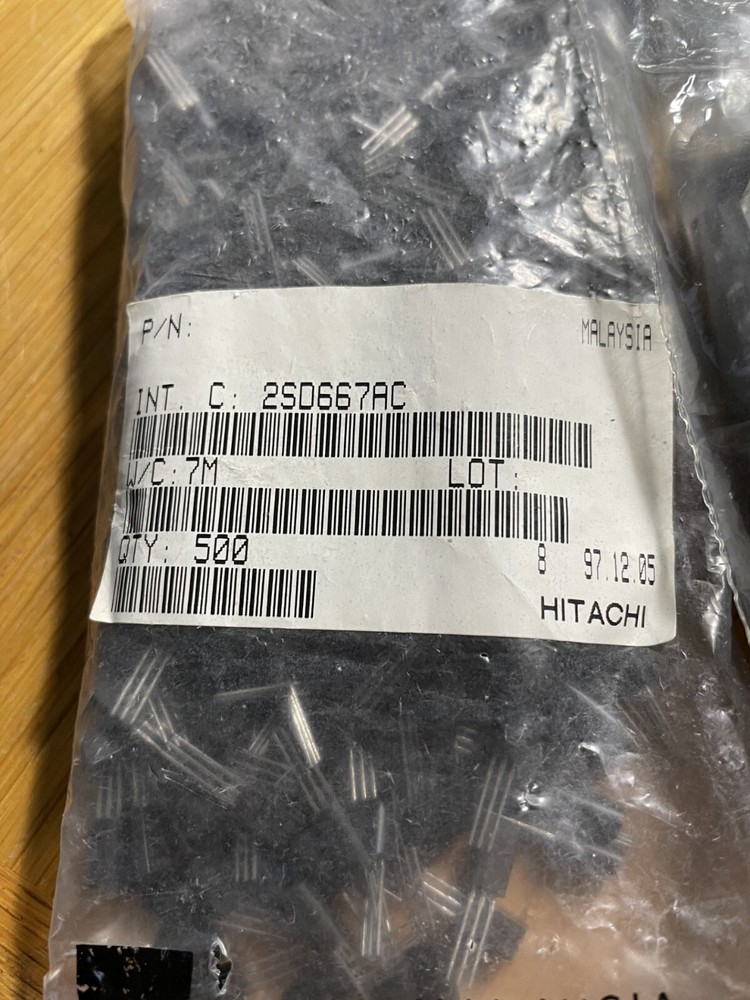A lot of, 25, 50, 100 HITACHI 2SD667AC , NPN silicone transistor
