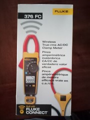 Fluke 376 FC 1000 Amp AC & DC True RMS Clamp Meter with flexible current clamp.