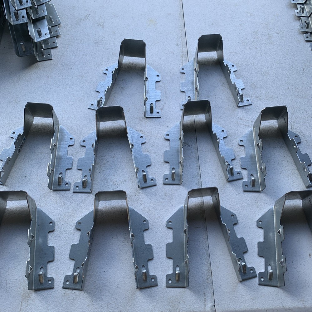 (10) Simpson Strong-Tie LUS26Z 2×6 Joist Hanger, Galvanized