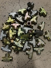LOT OF 5 BRENNAN 1/4″ NPTF HYDRAULIC TEE FITTING 5605-04-04-04 FEMALE NPTF