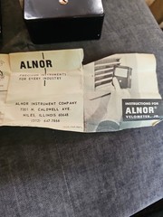 Vintage Alnor Velometer Jr. Air Velocity Dual Scale in FPM Instrument With case