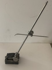 Starrett No. 257 Surface Gage w/ 12”Spindle Scriber, Extension Rod Starrett Snug
