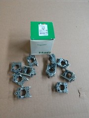 10) SCHNEIDER ELECTRIC ZB4BZ009 / ZB4BZ009 (NEW IN BOX)