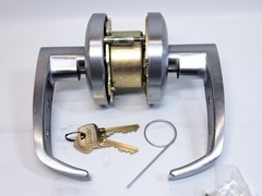 SARGENT 28-65G04 KL STOREROOM OR CLOSET CYLINDRICAL LEVER LOCK – USED NO LATCH