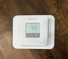HONEYWELL TH1110D2009 NON-PROGRAMMABLE THERMOSTAT & WALL PLATE