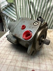 Parker Hydraulic Piston Pump, PAVC-33BR224 23, 33cc/Rev, CW, 3000psi, 1800rpm
