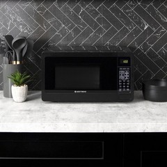 West Bend Microwave Oven 700-Watts Compact 6 Pre-Set Cooking Settings Speed