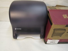 San Jamar T8000TBK Paper Towel Dispenser – Black Pearl Tear N Dry Essence