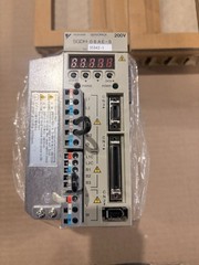 NEW AUTHENTIC YASKAWA SGDH-08AE SERVOPACK SERVO DRIVE 200V FACTORY CRIB STOCK
