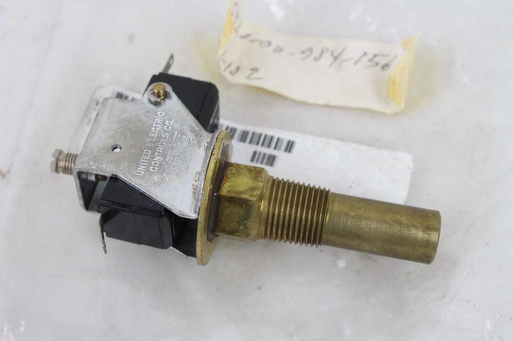 United Electric Controls Company Thermostatic Temperature Switch C41-102 9713