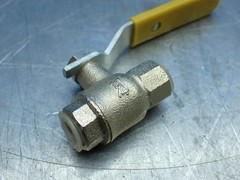 UNKNOWN FIVE, 1/4″ BALL VALVES. 1/4-600