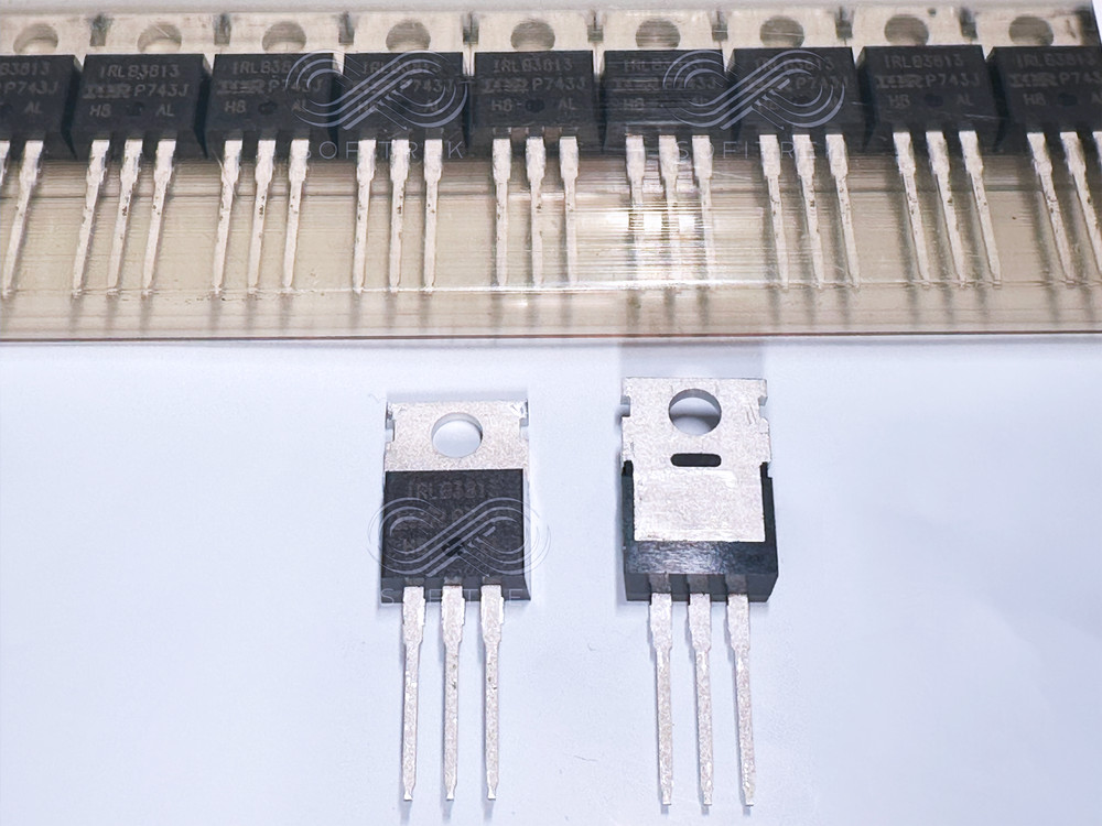 4PCS IRLB3813PBF IRLB3813 IR N-Channel Power MOSFET 30V 260A 230W TO-220