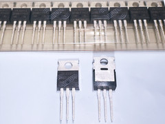 4PCS IRLB3813PBF IRLB3813 IR N-Channel Power MOSFET 30V 260A 230W TO-220