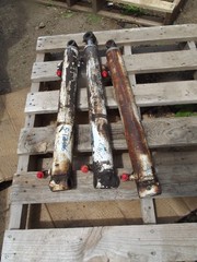 Bobcat 610 tilt cylinder rebuilt new seals LH buying one