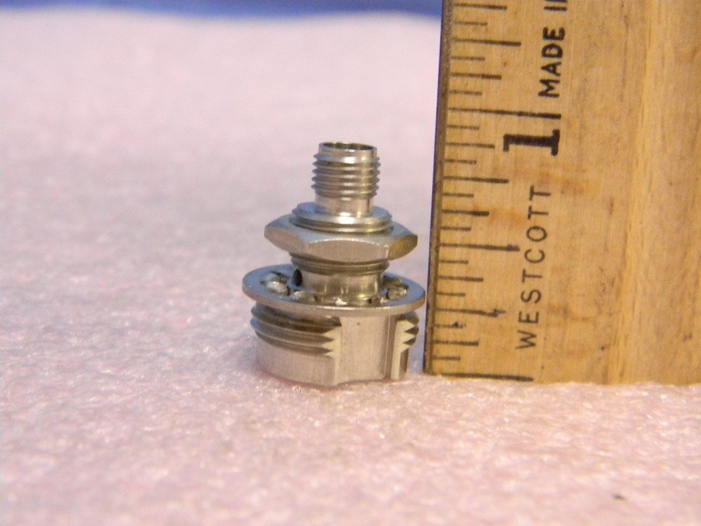 Aeroflex Weinschel 7004A-1 Bulkhead Planar Crown Connector DC-40GHz 2.92mm(f)
