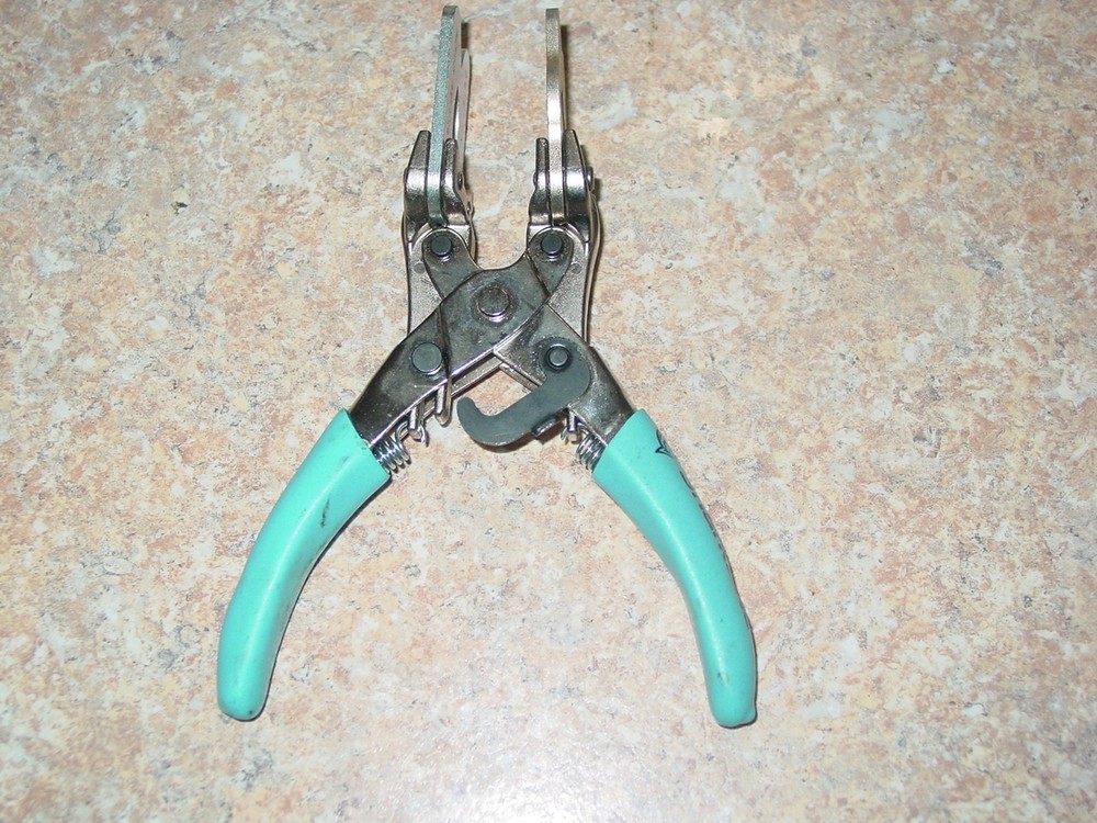 SharkBite Pro Disconnect Tool Adjustable Pliers for Plumbing Fittings, mildly us