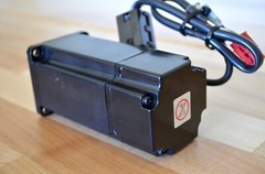 Yaskawa SGMAH-04A1F-AP41 400w AC Servo Motor Encoder 200v 3,000rpm 1.27Nm 2.8amp