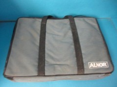 ALNOR COMPUFLOW 8585 ANEMOMETER MEASURE AIR FLOW TEMPERATURE HUMIDITY METER CASE