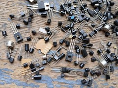 Transistor Lot Some New, Some Used Several Different Part Numbers Hobby Repair