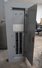 🤪 GE GENERAL ELECTRIC 225 AMP MAIN LUG PANELBOARD 240 VAC 3Ø 3W 42 CIRCUIT AB49