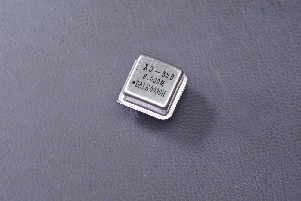 XO52CTFLNA8M Vishay Clock Oscillator 8.0000 MHz 100ppm 5V 4P DIP XO-52B-8.000MHz