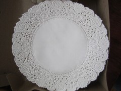 VTG 1000 PCS 6″ ROYAL LACE NORMANDY OFF WHITE IVORY PAPER DOILIES NEW BOX