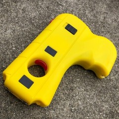 Striker 10 MV Rechargeable Pistol Grip STUN GUN w/ LED Light + Pepper Spray NEW