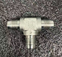 USED Swagelok SS-4-VCR-T: 316 Stainless 1/4 in. Union Tee VCR Face Seal Fitting