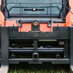 Titan Attachments Standard Series Pallet Fork Frame, 42″ Pallet Fork Blades