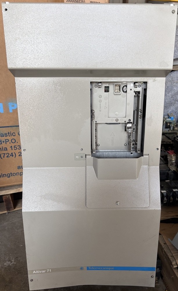Schneider Altivar 71 ATV71HC11N4D VFD 150HP 110KW 380-480V 3PH Motor Drive