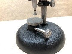 Starrett no 654 inspector dial bench gage w/ 25-611 dial indicator (needs work)