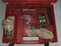 Hilti DX E37 Powder Actuated Concrete Nail Gun, Case & Accessories – Like Ramset
