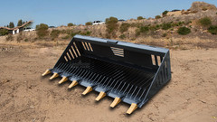 High Quality Wolfequip 66in/72in Quick Attach Skid Steer Attachment Rock Bucket