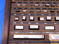 ELLSTROM 81 PCS COMPLETE CALIBRATED GAGE BLOCK SET .050 – 4″ W/ WOODEN CASE